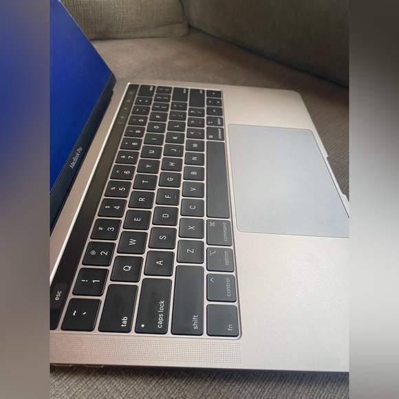 Macbook Pro 13” - Picture 3 of 7